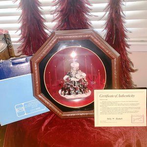 VTG Gorham Christmas Lady Doll Holiday Plate in Wood-Like Display with Box & COA